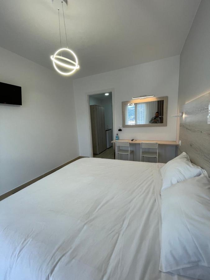 Hotel Anthousa Samos Town Extérieur photo