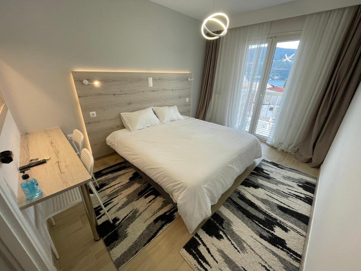 Hotel Anthousa Samos Town Extérieur photo