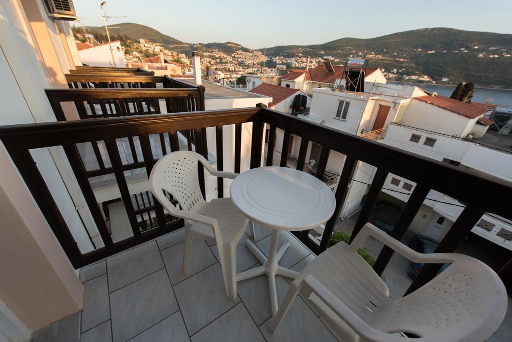 Hotel Anthousa Samos Town Extérieur photo